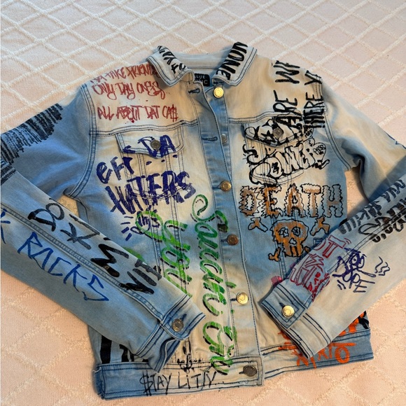 Distressed Denim Jacket By Blue Topic, Graffiti Design Size Large Unisex - Picture 8 of 8